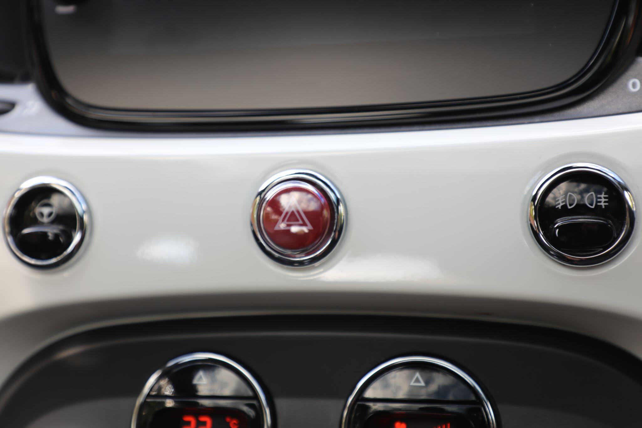 Large vehicle image